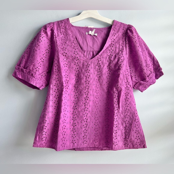 Draper James Women's V-Neck Puff Short Sleeve Top - Picture 2 of 7